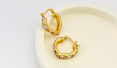 GeoGleam Hoops Earring